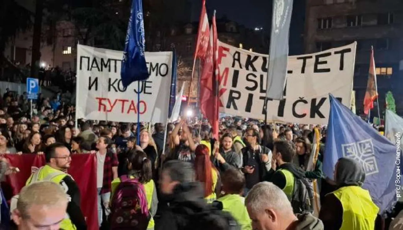 Srbija: Studenti u Beogradu sedmu noć blokirali RTS, pridružio im se veliki broj građana